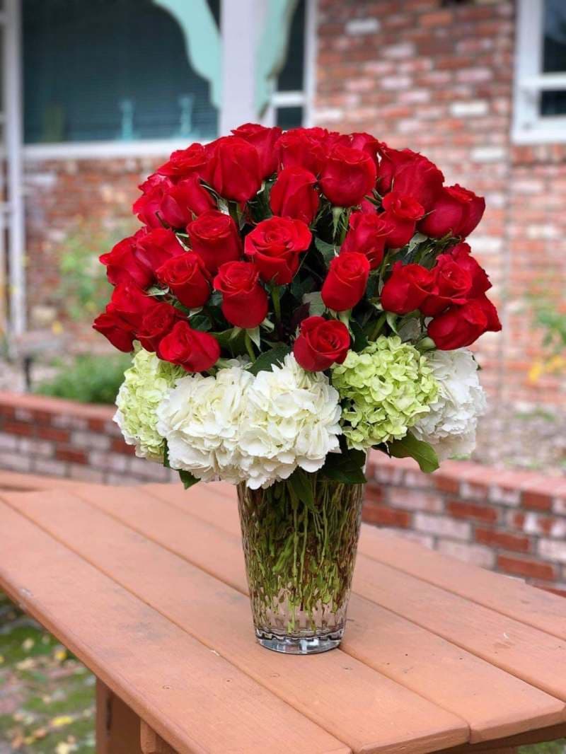 50 Red Roses With Hydrangeas